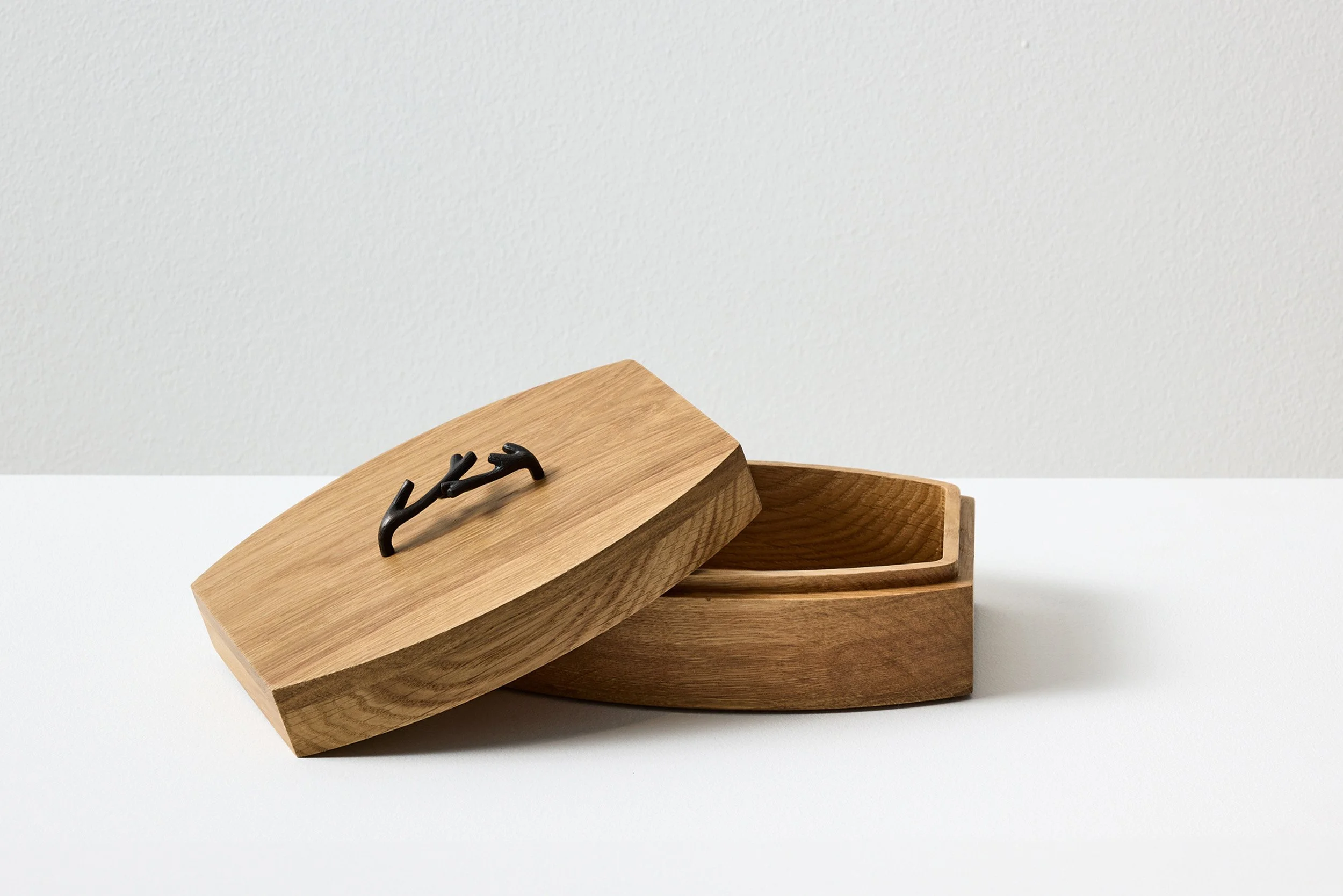 2.FJS Box 'Egna'.jpg