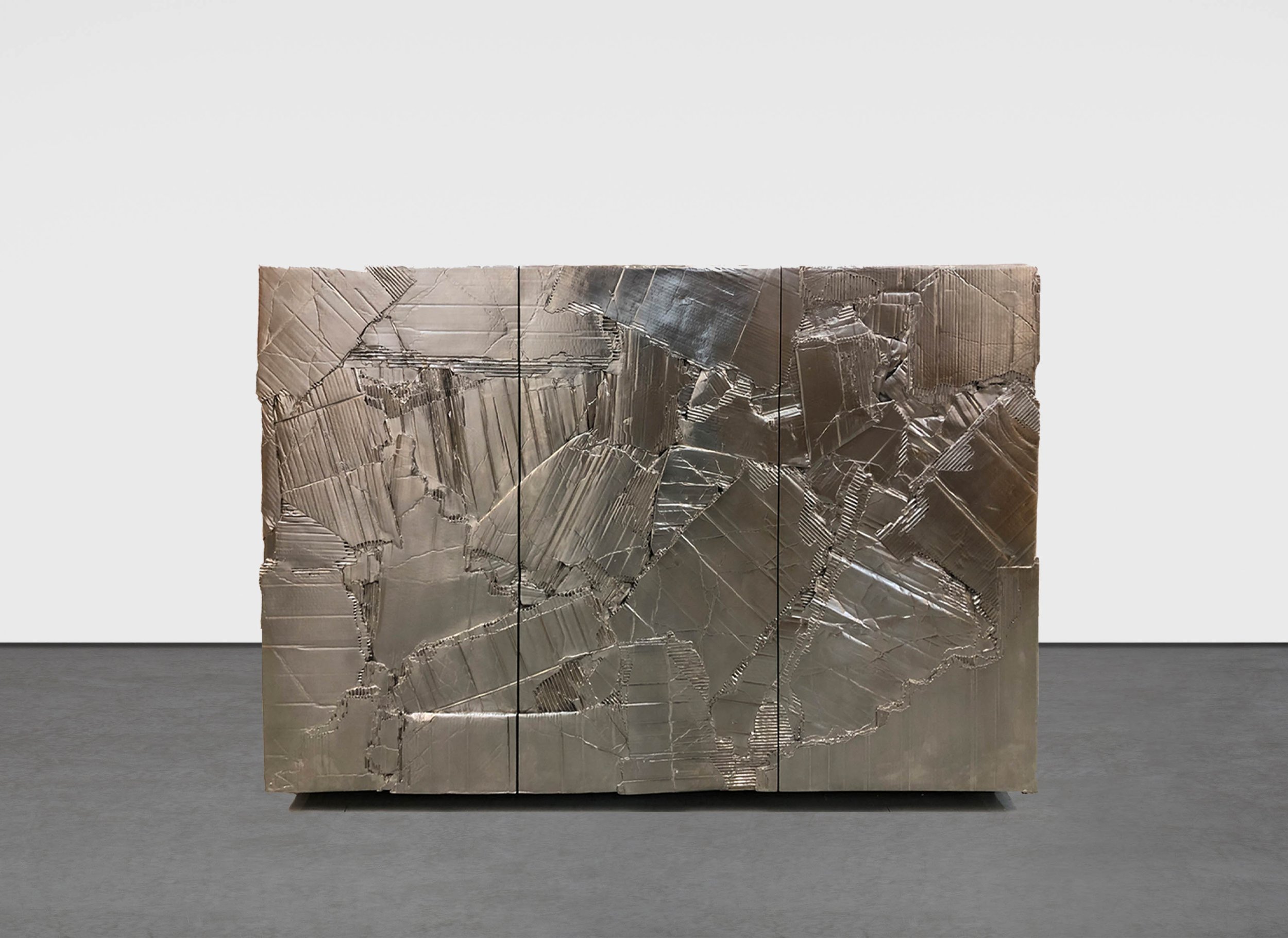 Fredrikson Stallard, Cabinet 'Silver Cardboard'