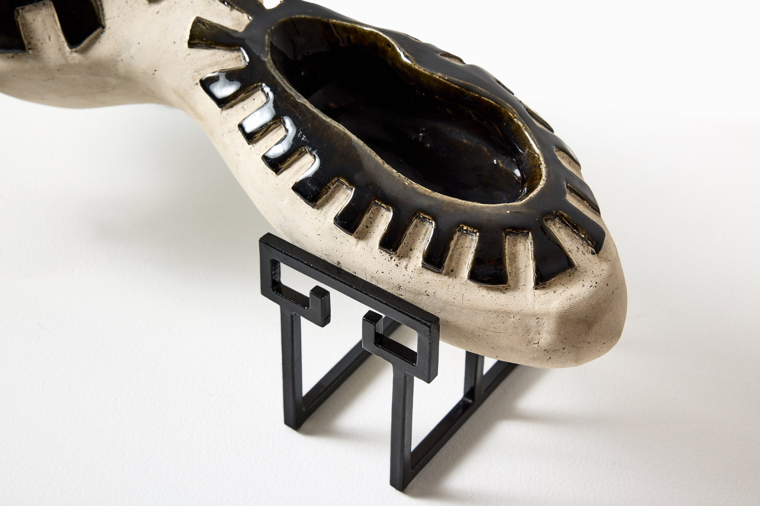 3.B&G Vase 'Nevrose Boot'.jpg