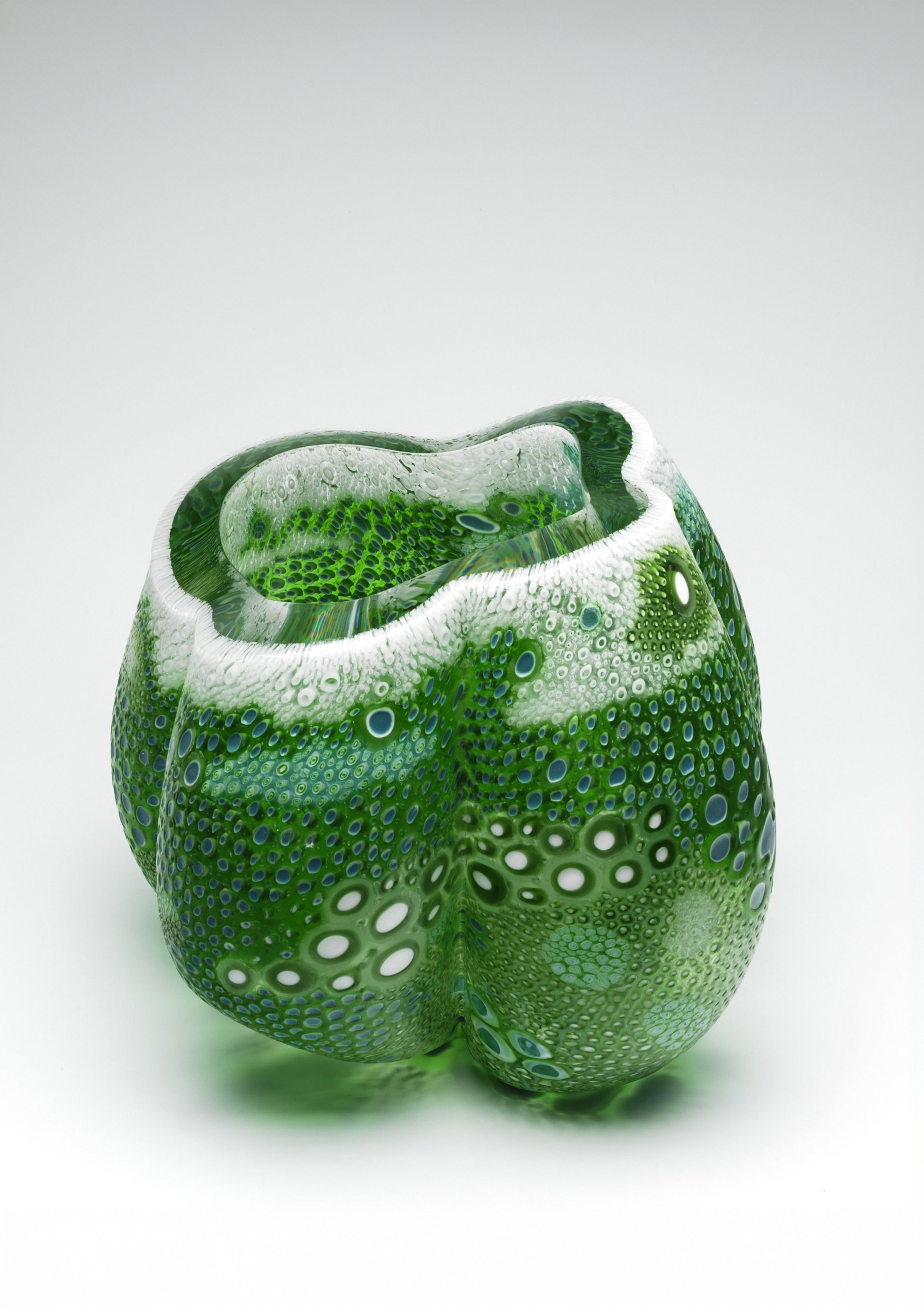 OBJECTS & VASES
