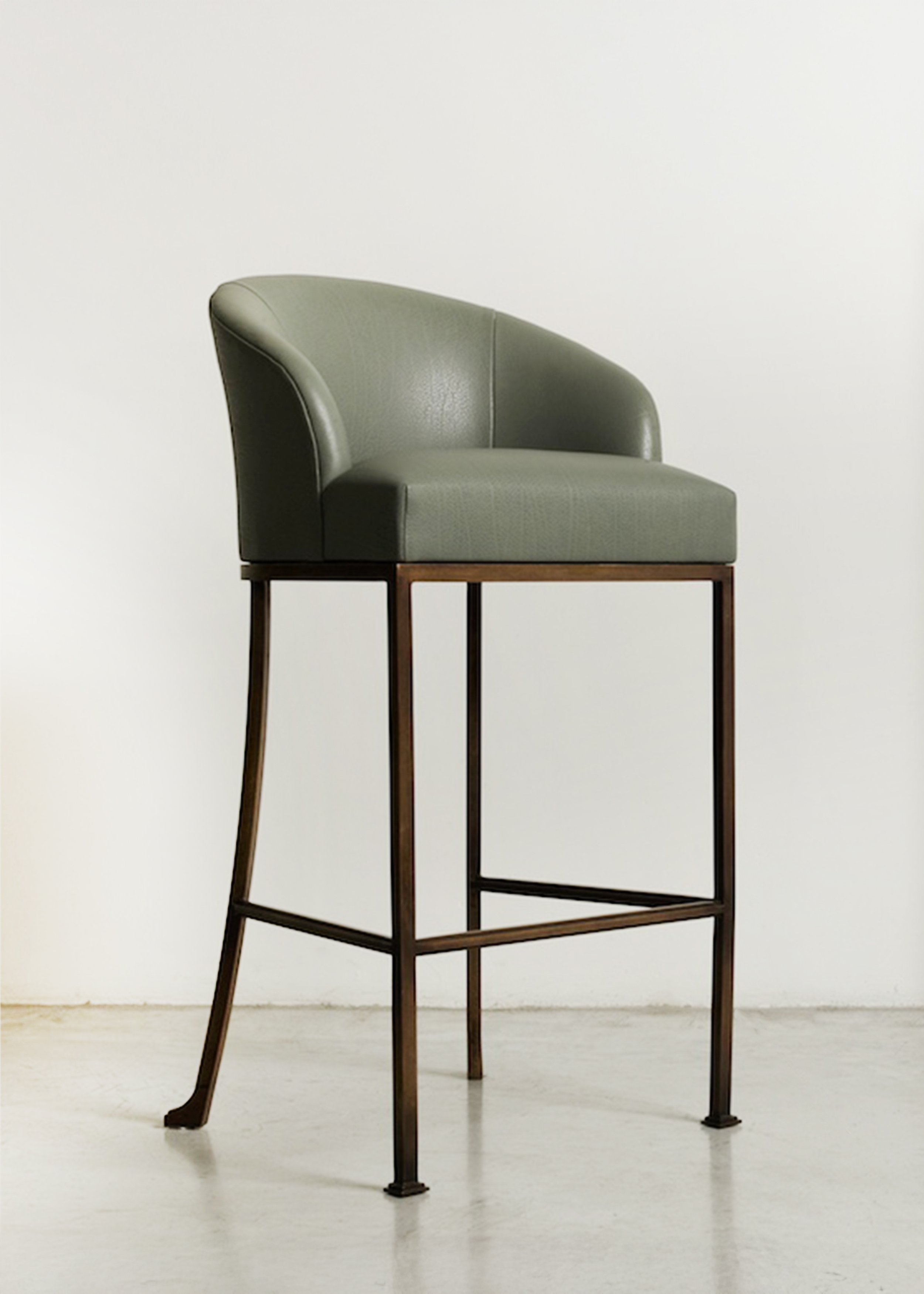 1. FJS Barstool 'Stephen'.jpg