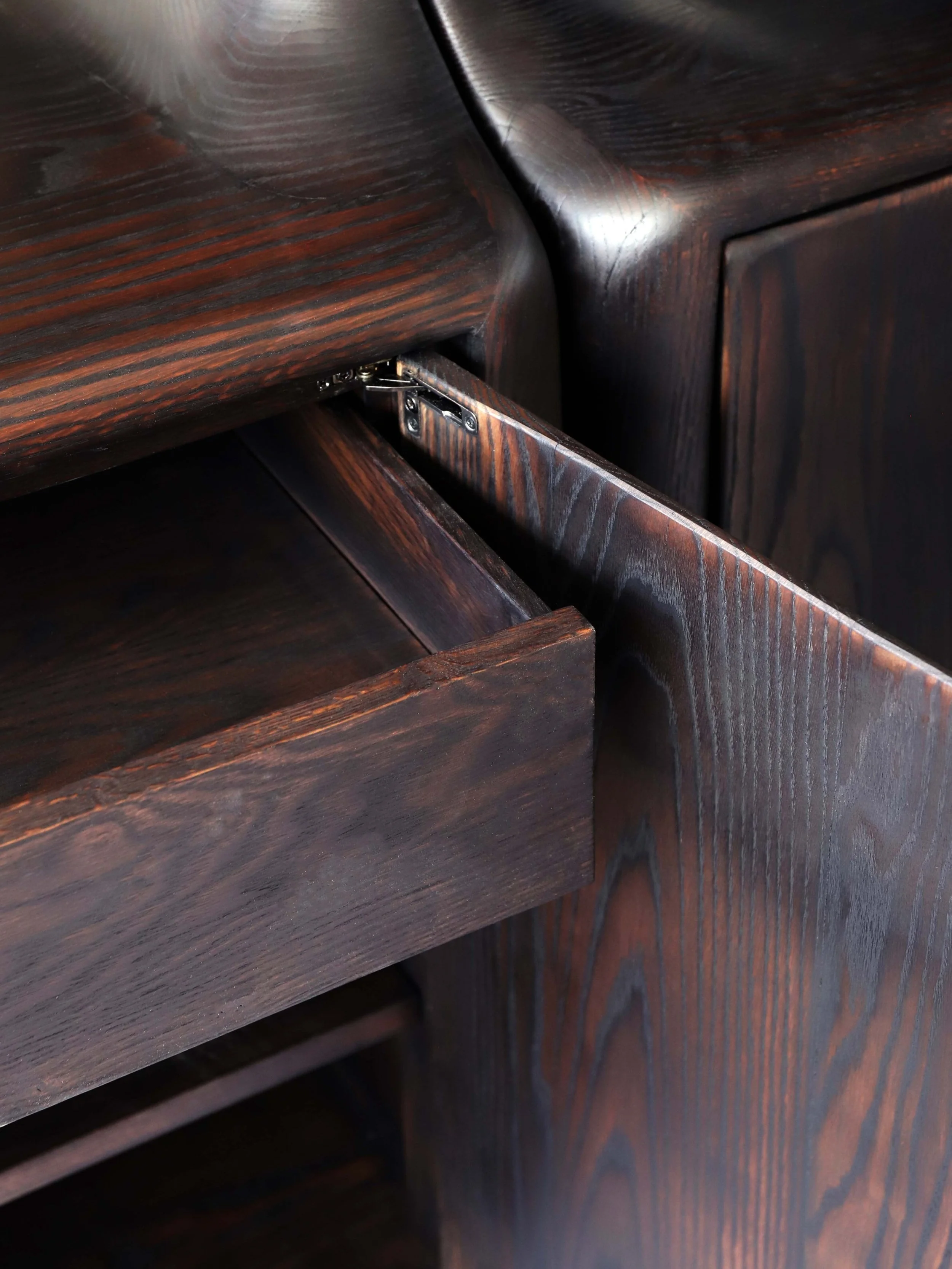 5.VL25-06+Cabinet+%28In+Three+Parts%29.jpg