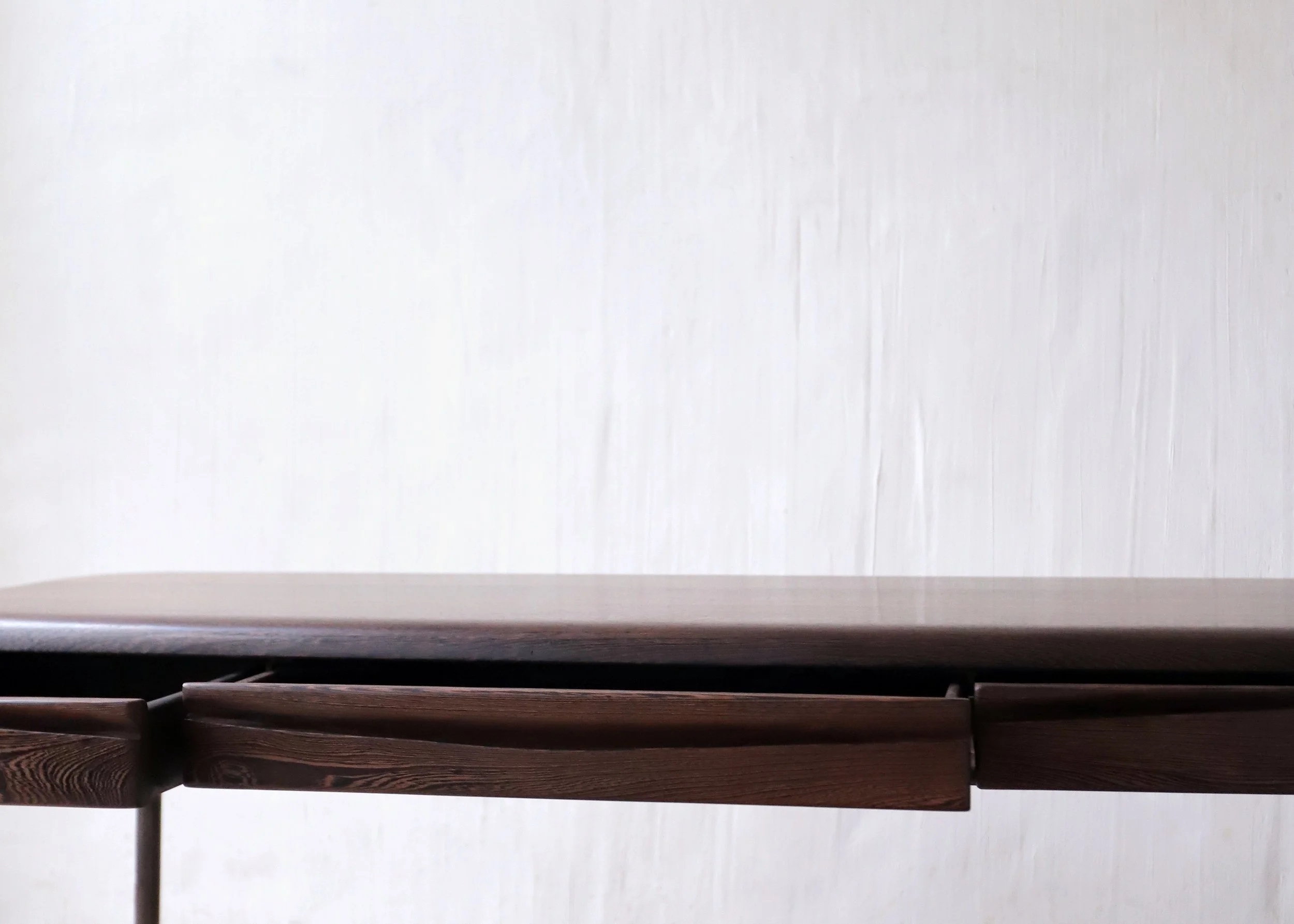 2. VL21-02 Desk.jpg