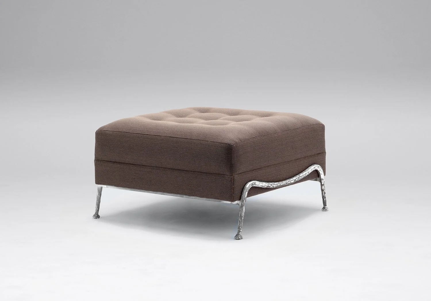 1. B&G Ottoman 'Brisee'.jpg