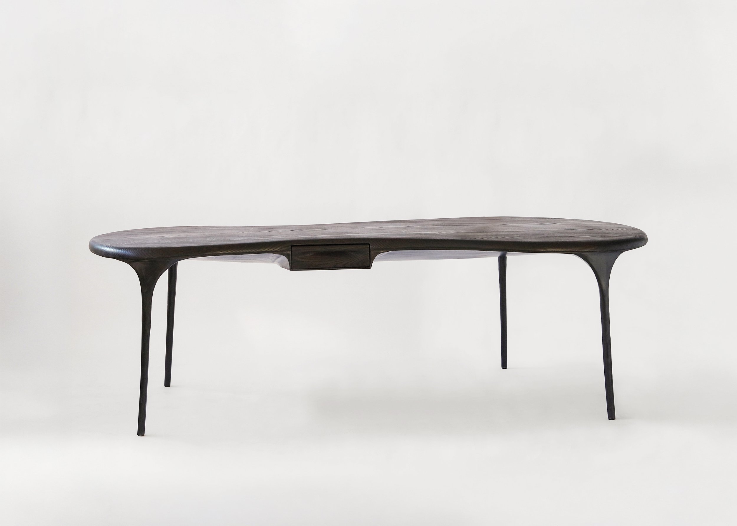 VALENTIN LOELLMANN, DESK