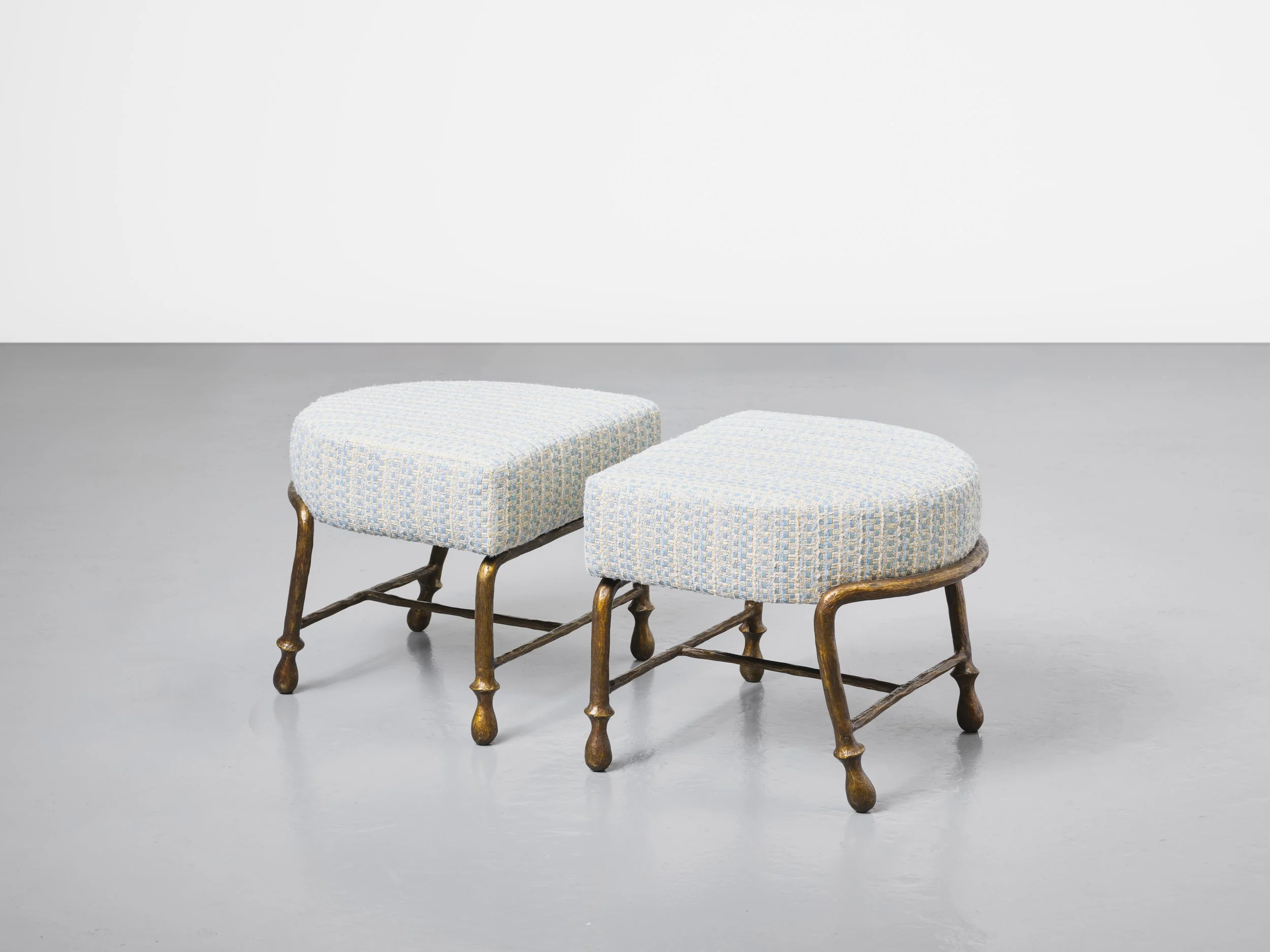 2.FJS Stool 'Cresta'.jpg