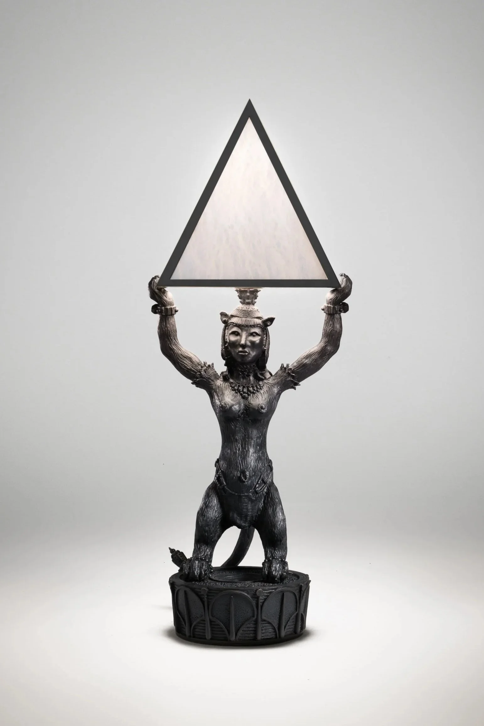 3.+MB+Table+Lamp+%27Sphinx%27.jpg