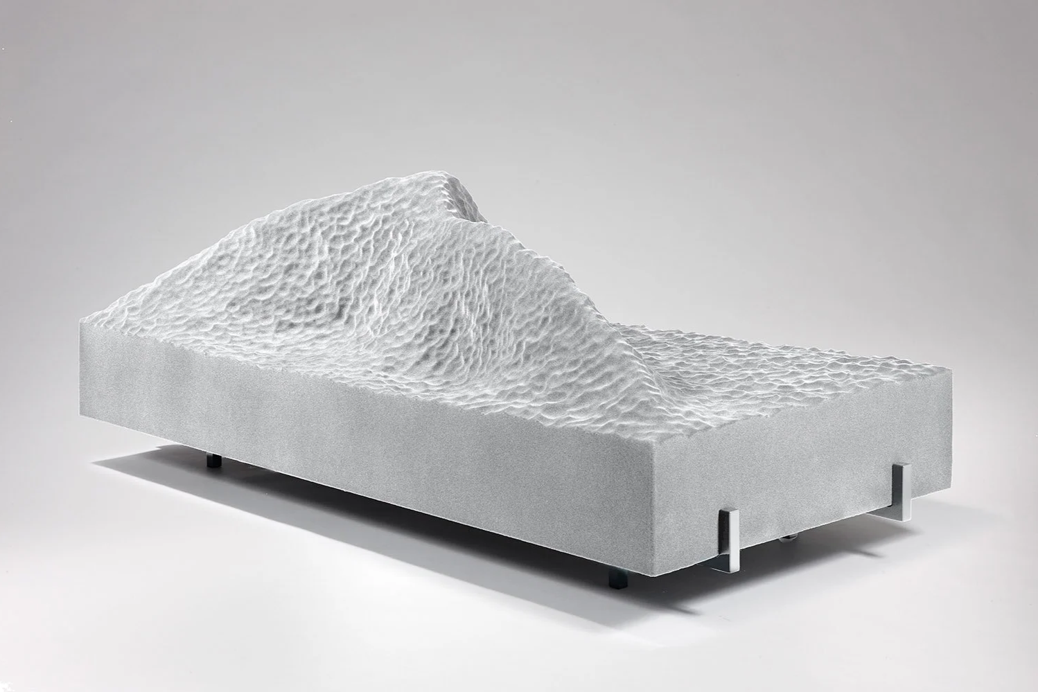 FS%2BSofa%2B%2527Pyrenees%2527%2BSilver.png