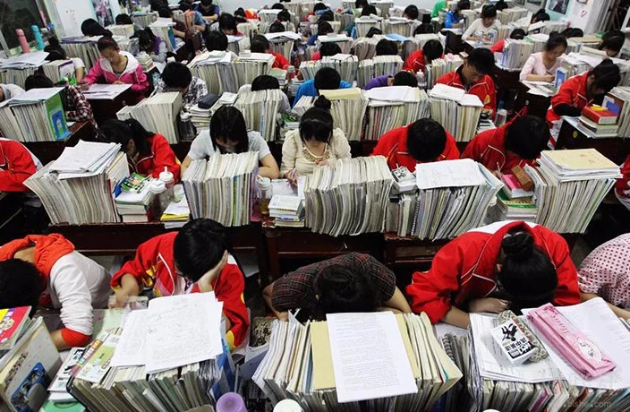 a-group-of-chinese-students-reviewing-for-the-national-college-entrance-exams-or-gaokao1.jpg