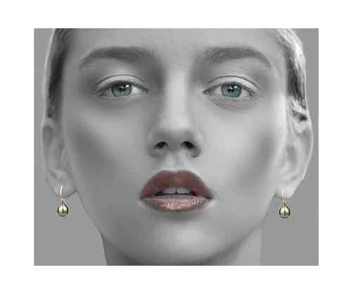 SOLO Collection Black Pearl earrings Price on request Hooks EUR 90 18 karat gold