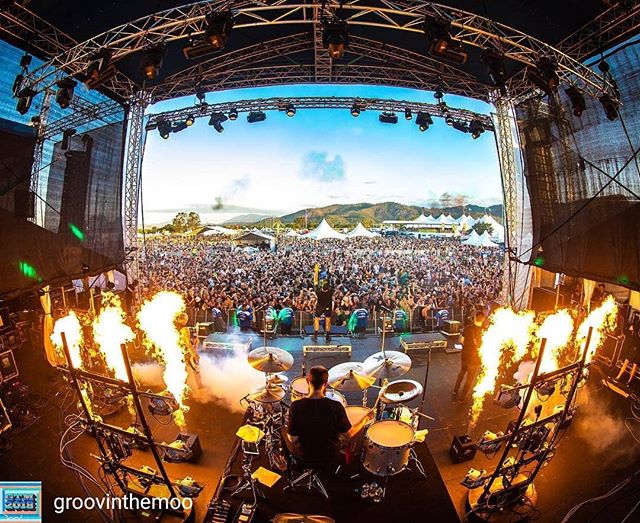 THE AMITY AFFLICTION - Groovin The Moo (Townsville) 🔥Flame FX
💀blasopyrotechnics.com.au
🤘@theamityaffliction
📷@josephmayersphotography @groovinthemoo

#blasopyrotechnics&nbsp;#pyroilluminati&nbsp;#livetoburn #groovinthemoo #theamityaffliction #sf