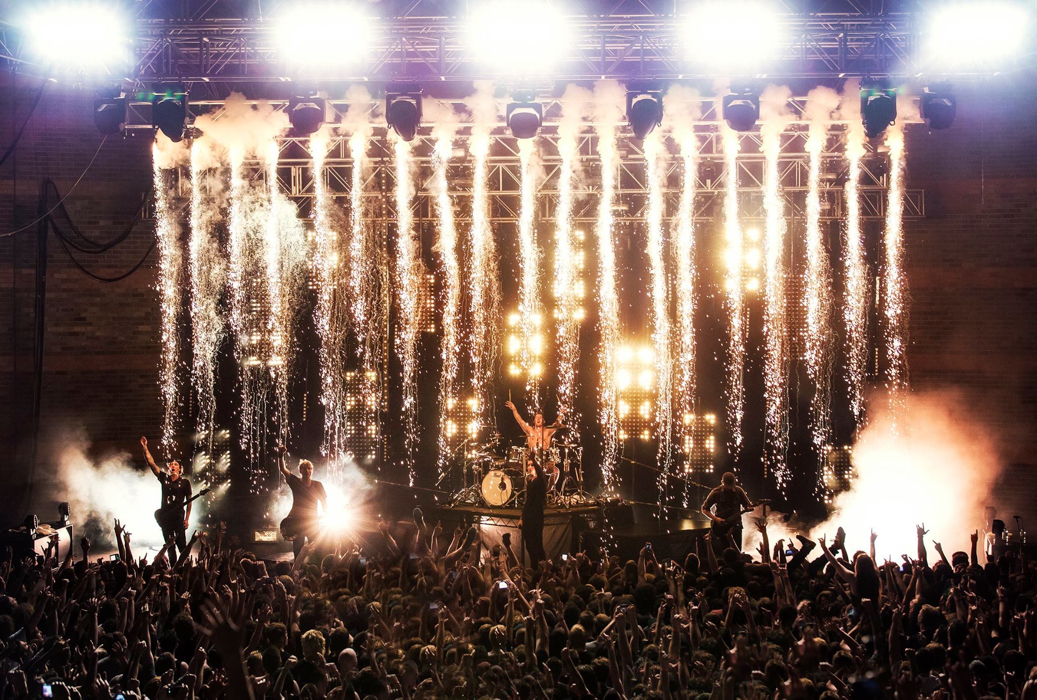 Blaso Pyrotechnics - Pyro+Parkway+Drive+Waterfall.jpg