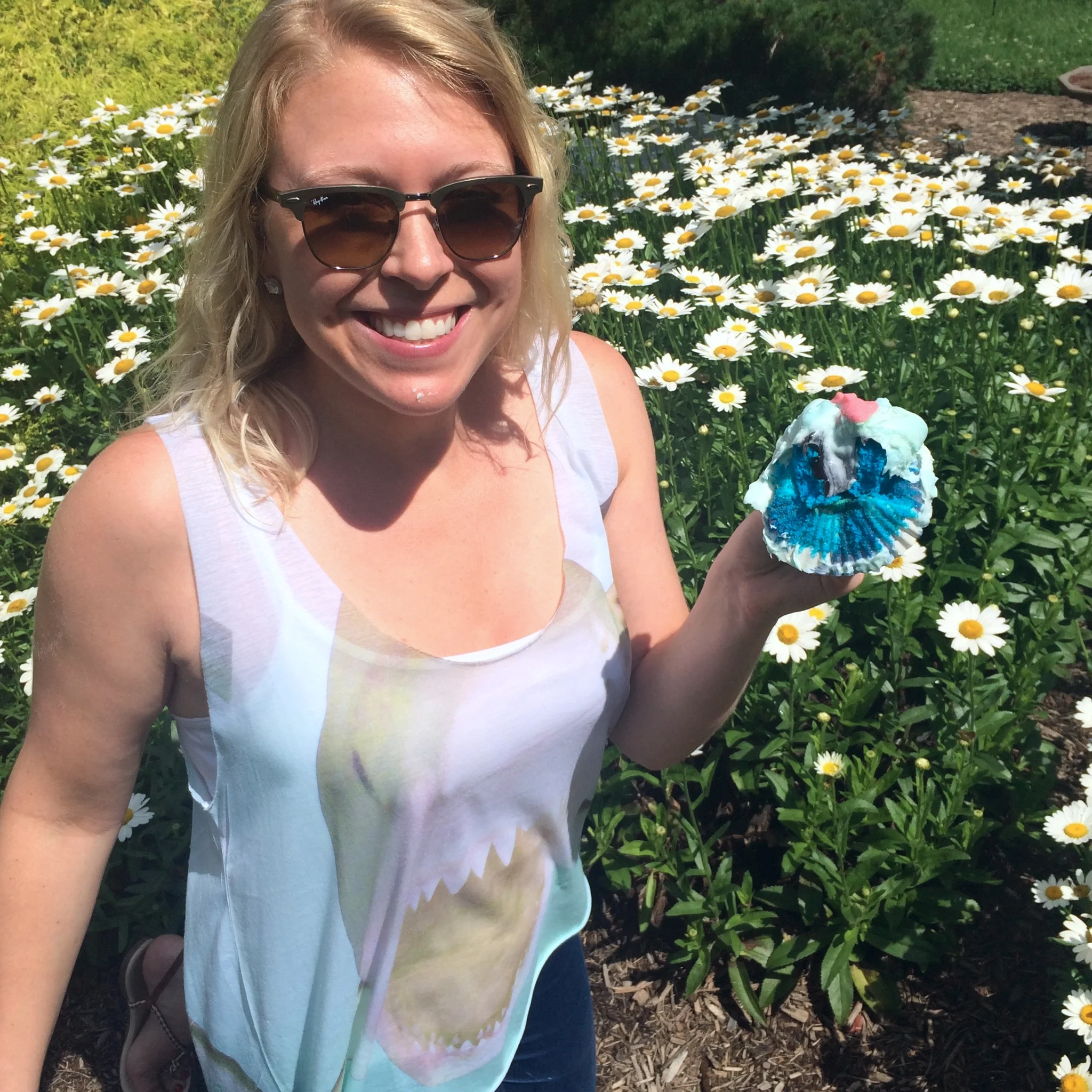 Shark shirt, shark cupcake, frosting chin, daisies... LIFE! Save sharks with me!