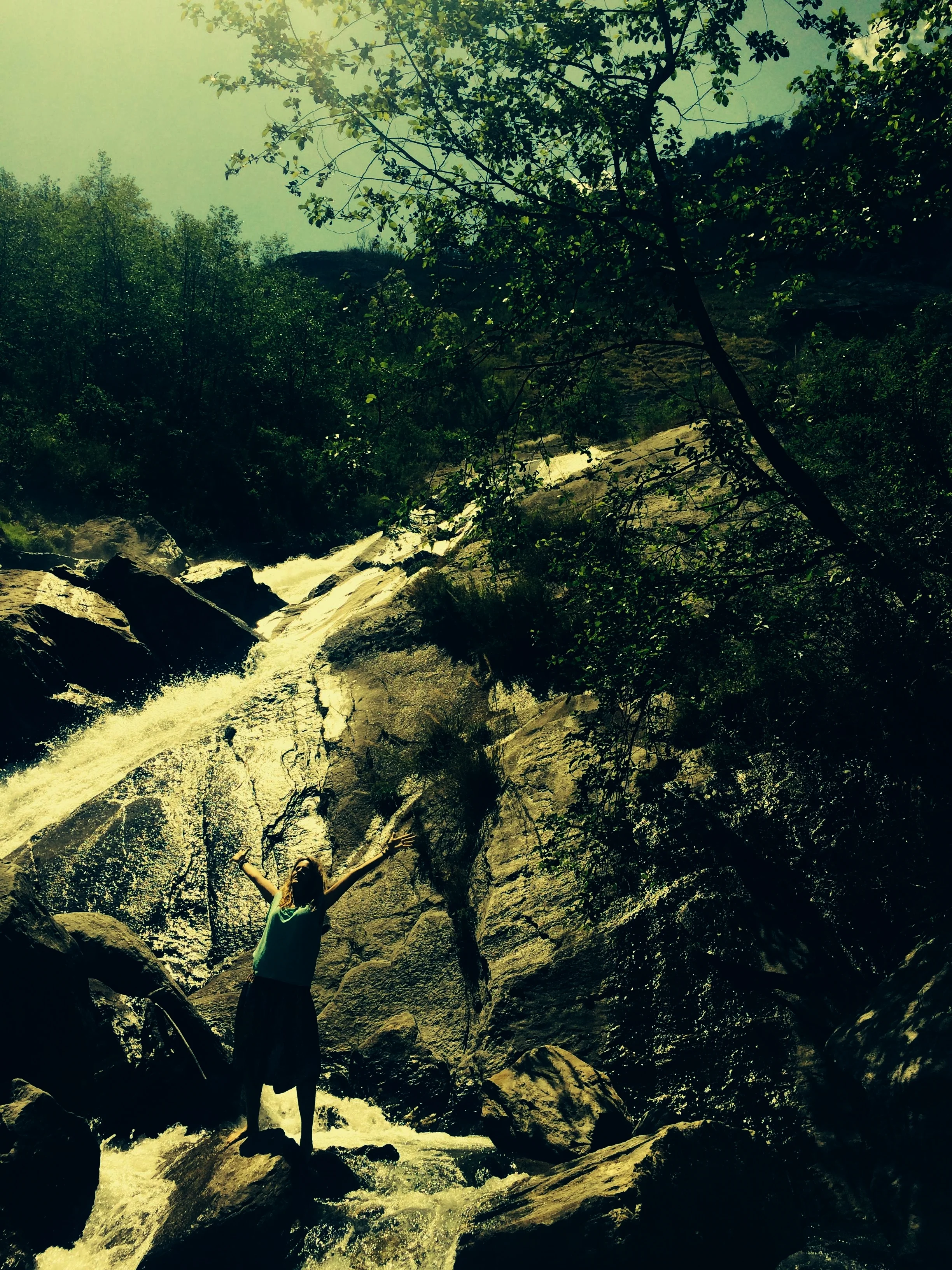 nepal cascada ok.jpg