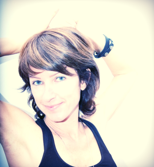 Cristiana Rinaldi: Co-director and professor at Yoga Effect Malaga , formed was at Tao Center - School of Natural Therapies (accredited by Yoga Alliance). Master's degree in Yoga (grade of senior teacher) in the yoga shala Marbella, institute the master Javier Castro