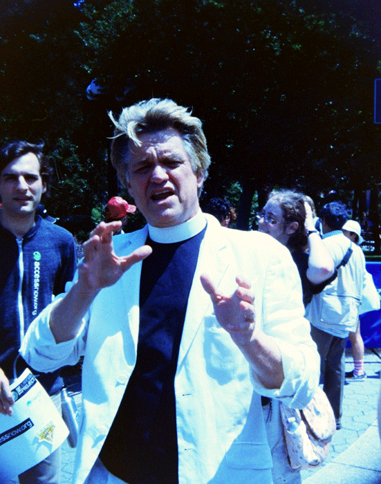 rev-billy-hands-01_small_o.gif
