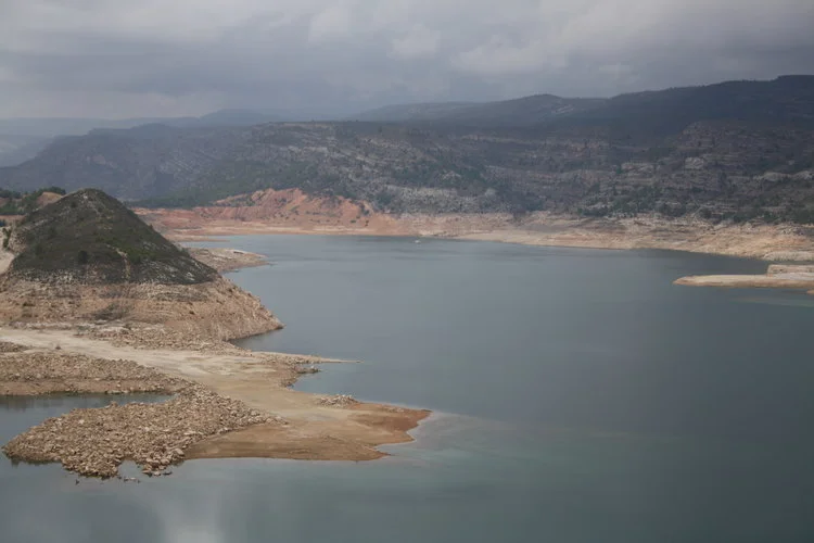 VIEW OF TOUS RESERVOIR FROM THE DAM