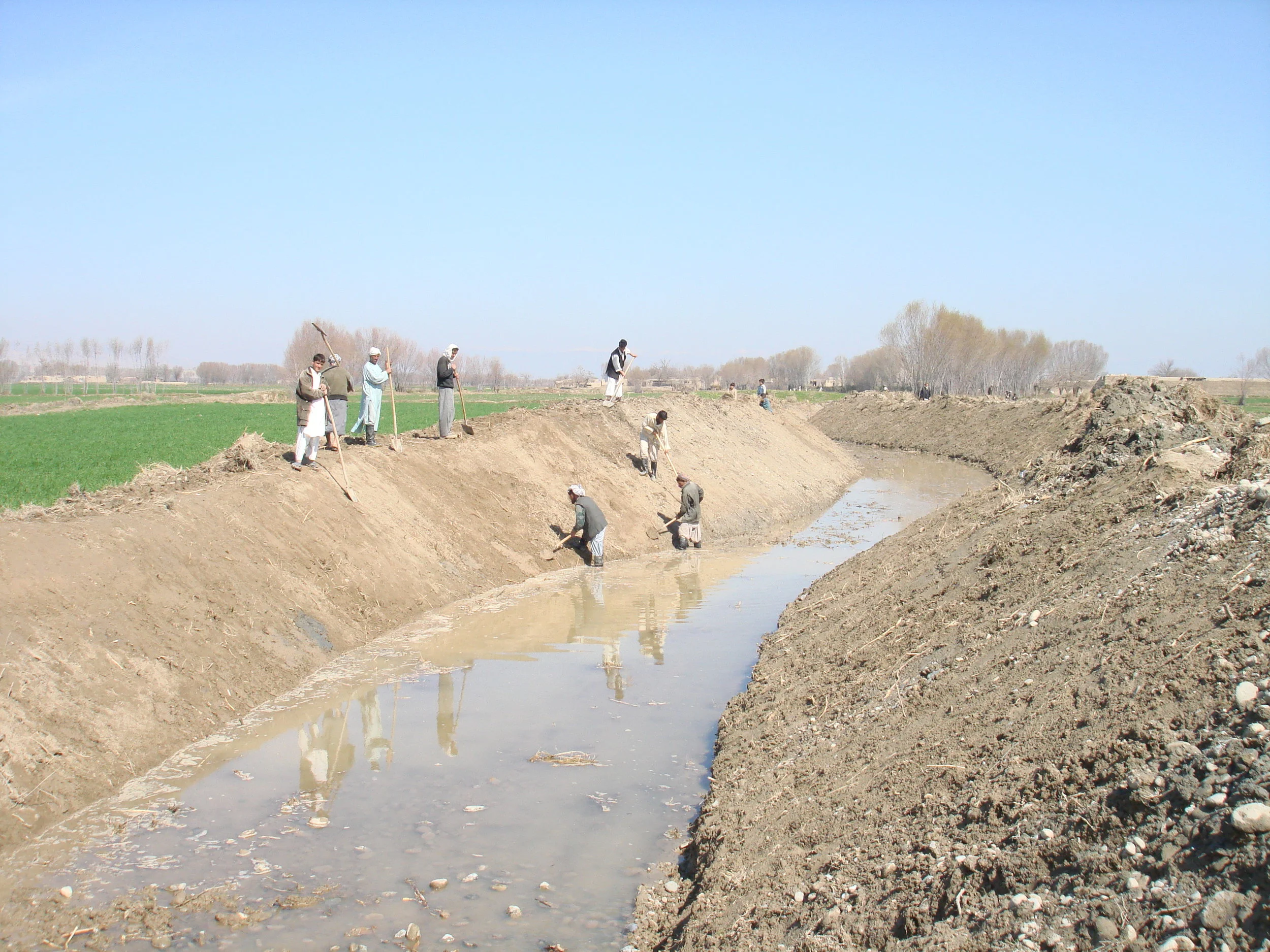 Canal digging.jpg