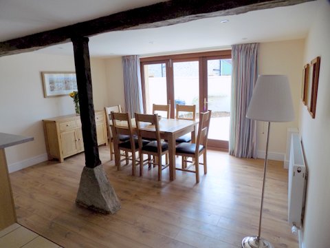 Courtyard dining room.jpg
