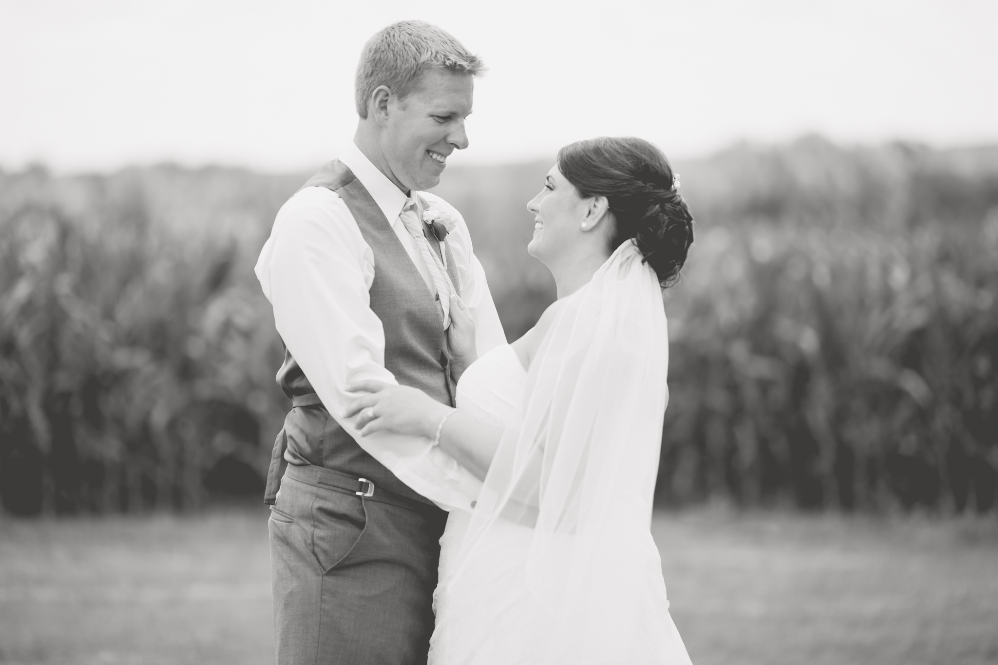 MinnesotaBarnWedding40.jpg