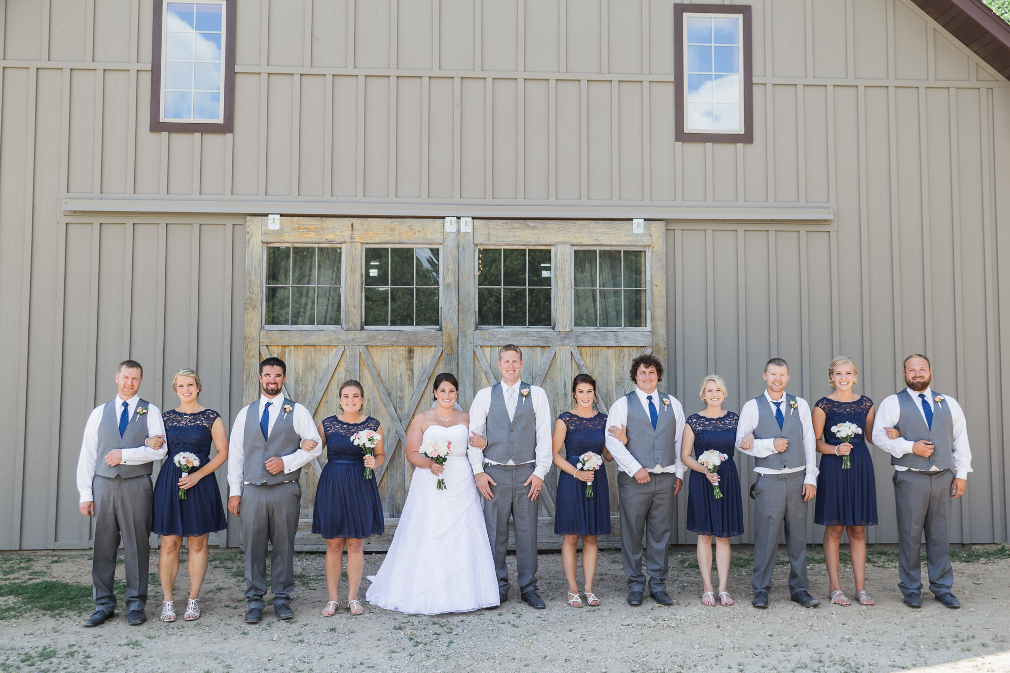 MinnesotaBarnWedding77.jpg