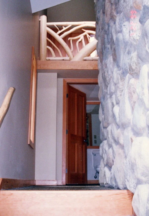 Free style log railing 3