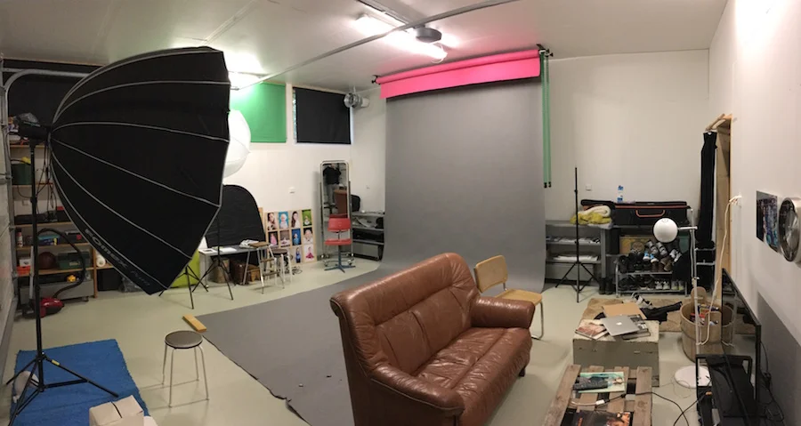 Valokuvastudioni Tyrnävällä. Täällä voit kuvausten lisäksi tutustua tarjoamiini hääalbumeihin sekä muihin kuvatuotteisiin. Tai tulla vaikka kahville juttelemaan mahdollisesta hääkuvauksesta.