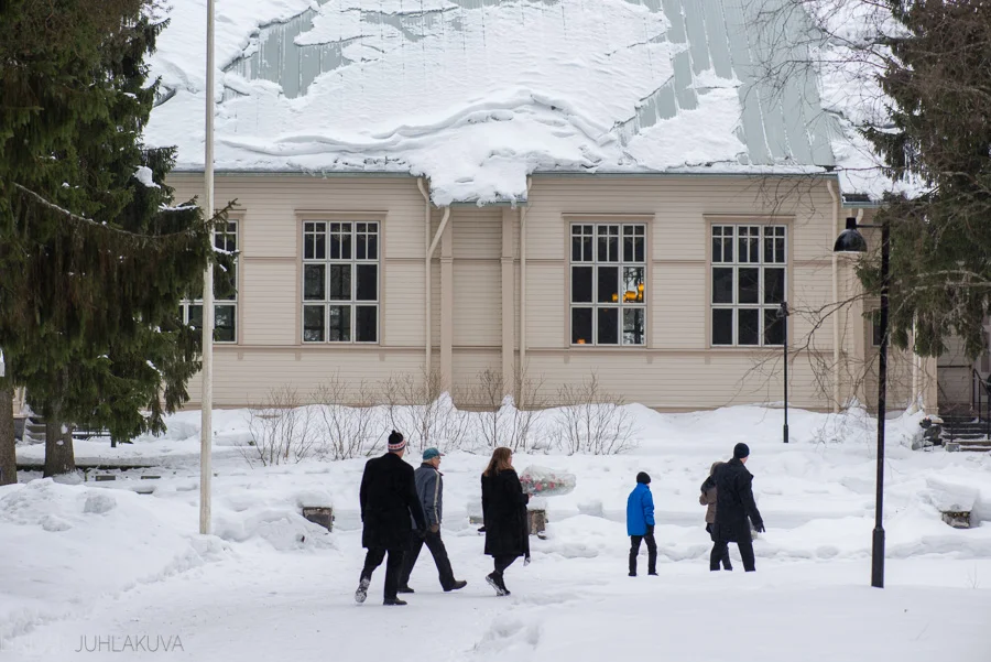 hautajaiskuvaus-oulu-linnanjuhlakuva-1.jpg