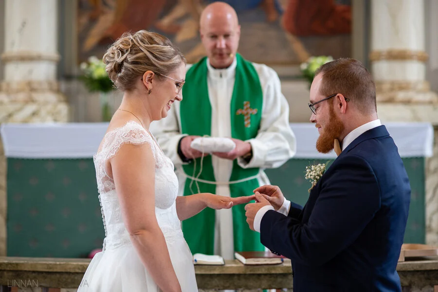 hannuksen-piilopirtti-häät-linnanjuhlakuva-24.jpg