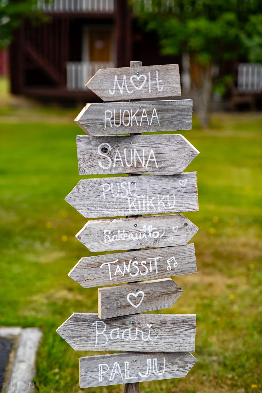 hannuksen-piilopirtti-häät-linnanjuhlakuva-33.jpg
