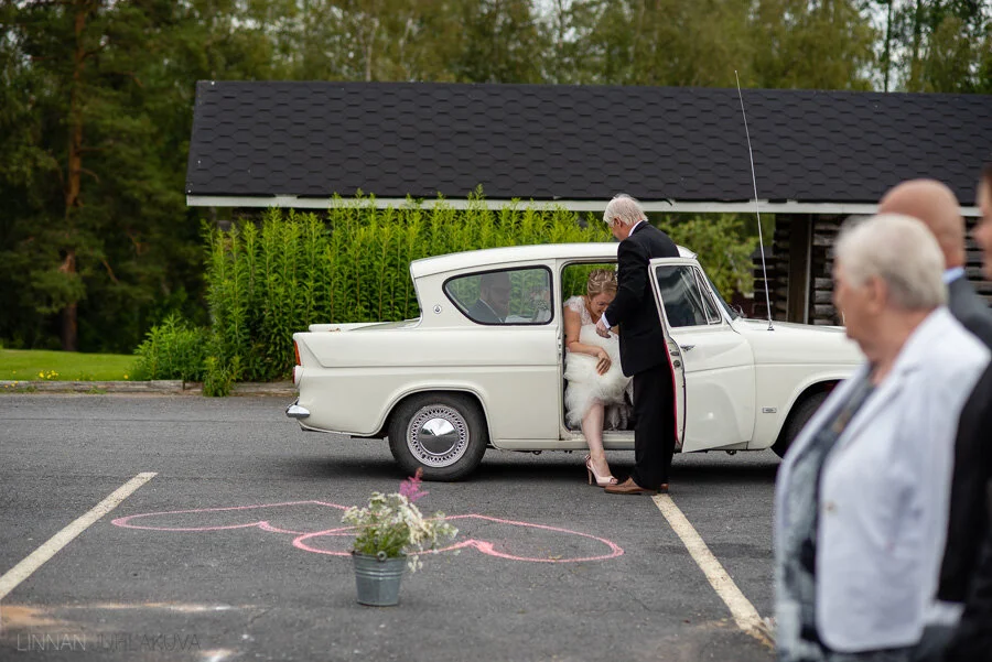 hannuksen-piilopirtti-häät-linnanjuhlakuva-35.jpg