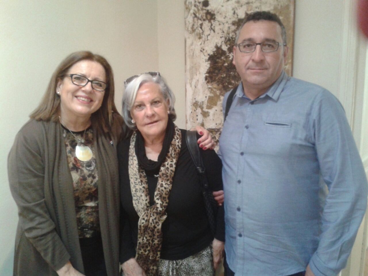 Año 2015. Ascensión de Aynat junto a Mª Ángeles Carretero (donante) y Javier González, Director Territorial Aldeas Infantiles Andalucía.
