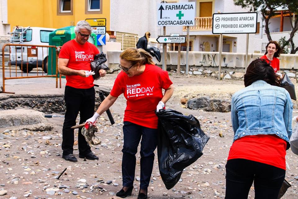 Ascensión de Aynat el pasado 12 de Mayo de 2016, realizando una acción social en su comunidad en el día RED DAY.