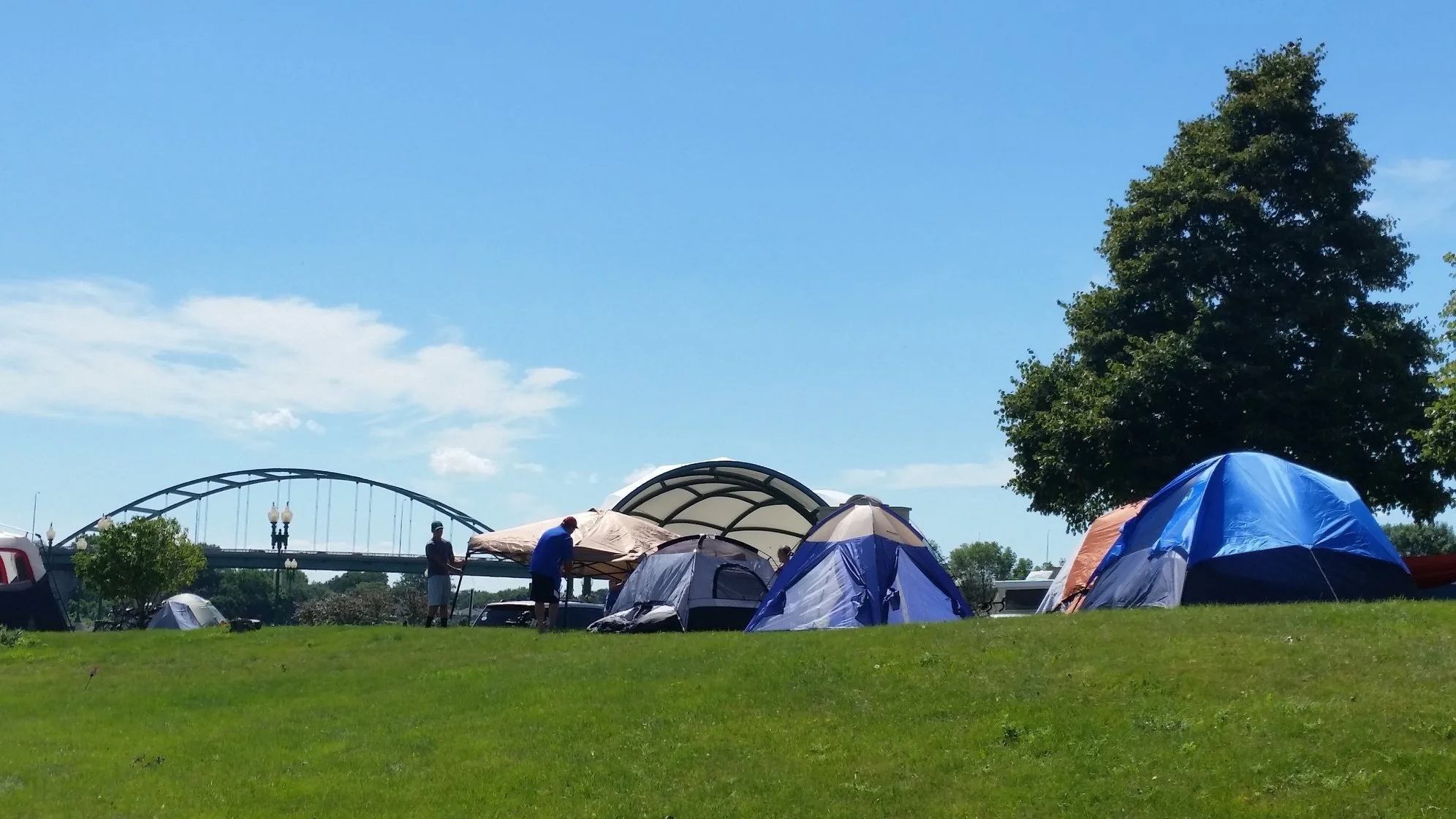 camping under Memorial bridge.JPG