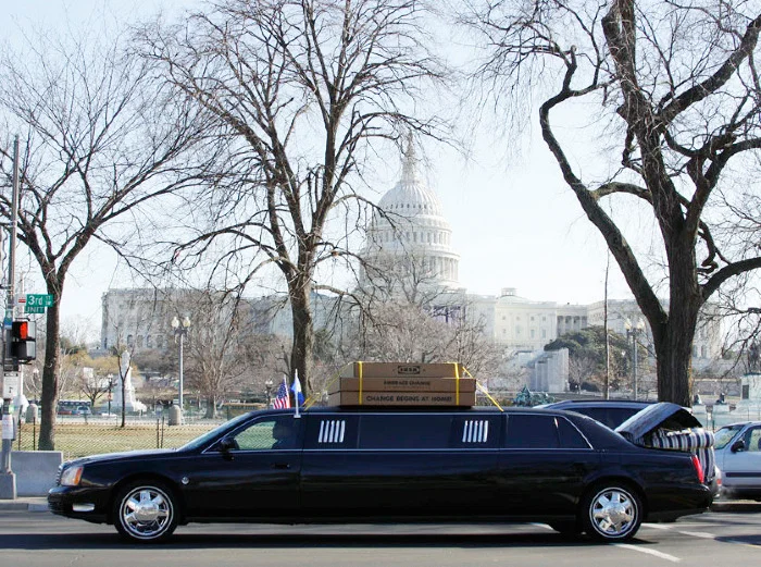 LIMO_1_700.jpg