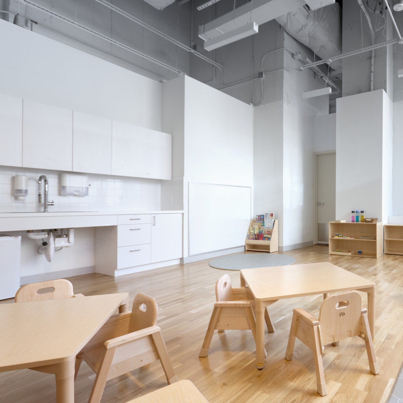 Clean up time! Tidy chairs and tables in minimal neutrals and natural wood tones allow for clear minds and classroom creativity. We designed these spaces to be easily washable and for smart, clean fun!
.
.
.
.
.
#elevenofeleven #architecture #design 