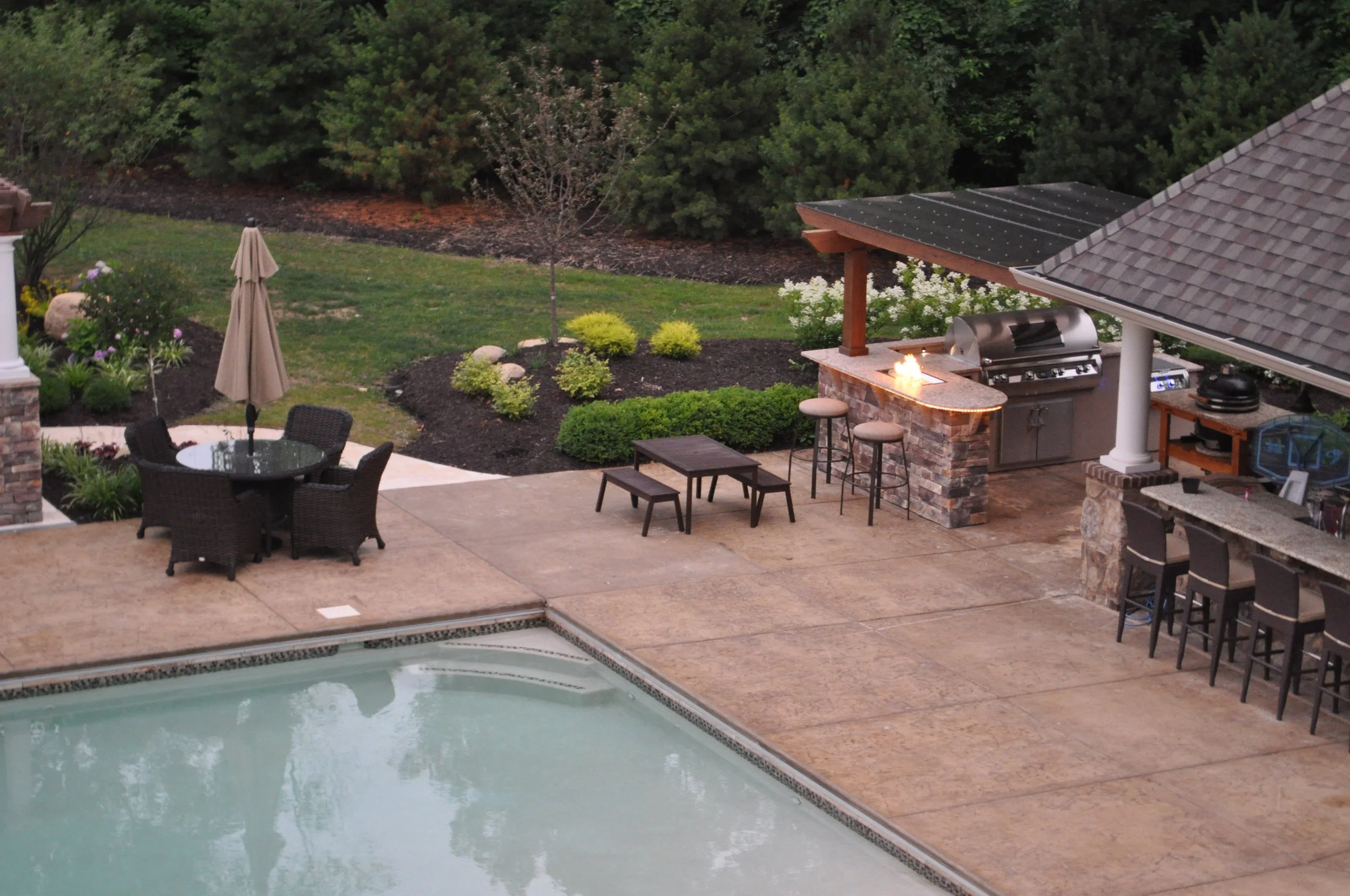 Fire Table with kitchen