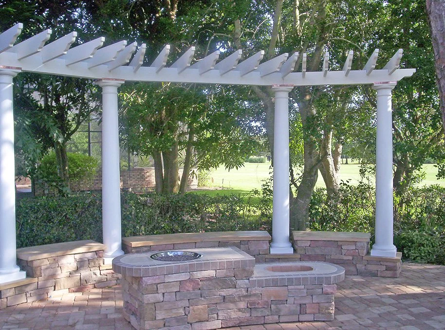 Custom Fire Pit_intgPergola_seatwalls_screen_900px.jpg