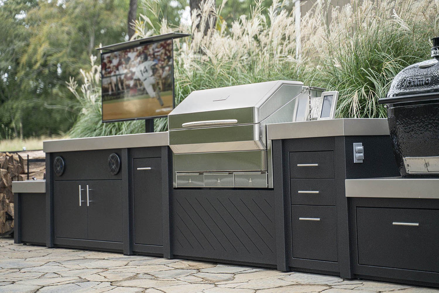 Stoll Grill Island in gray with contrasting Countertop 