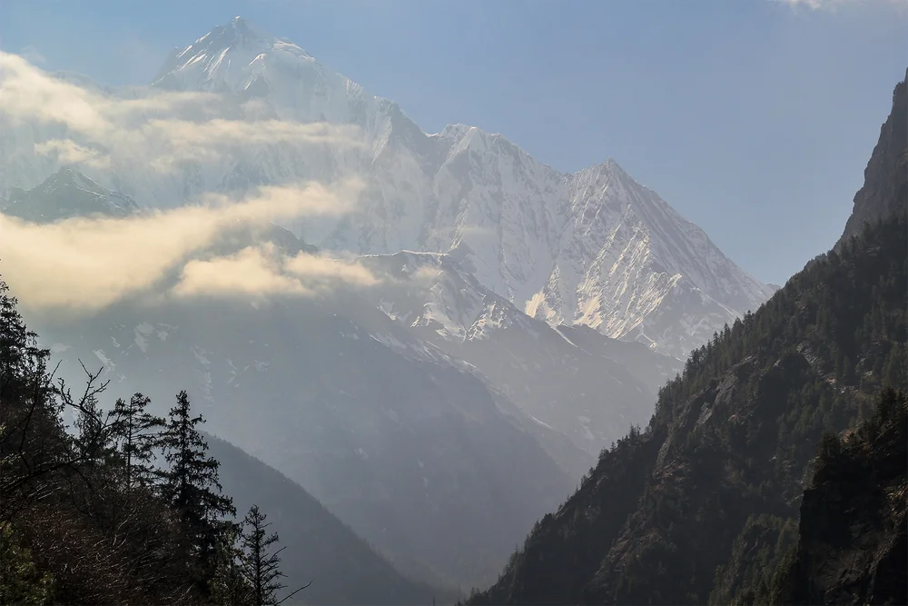 Mt Everest. Photo by @bennettfilm