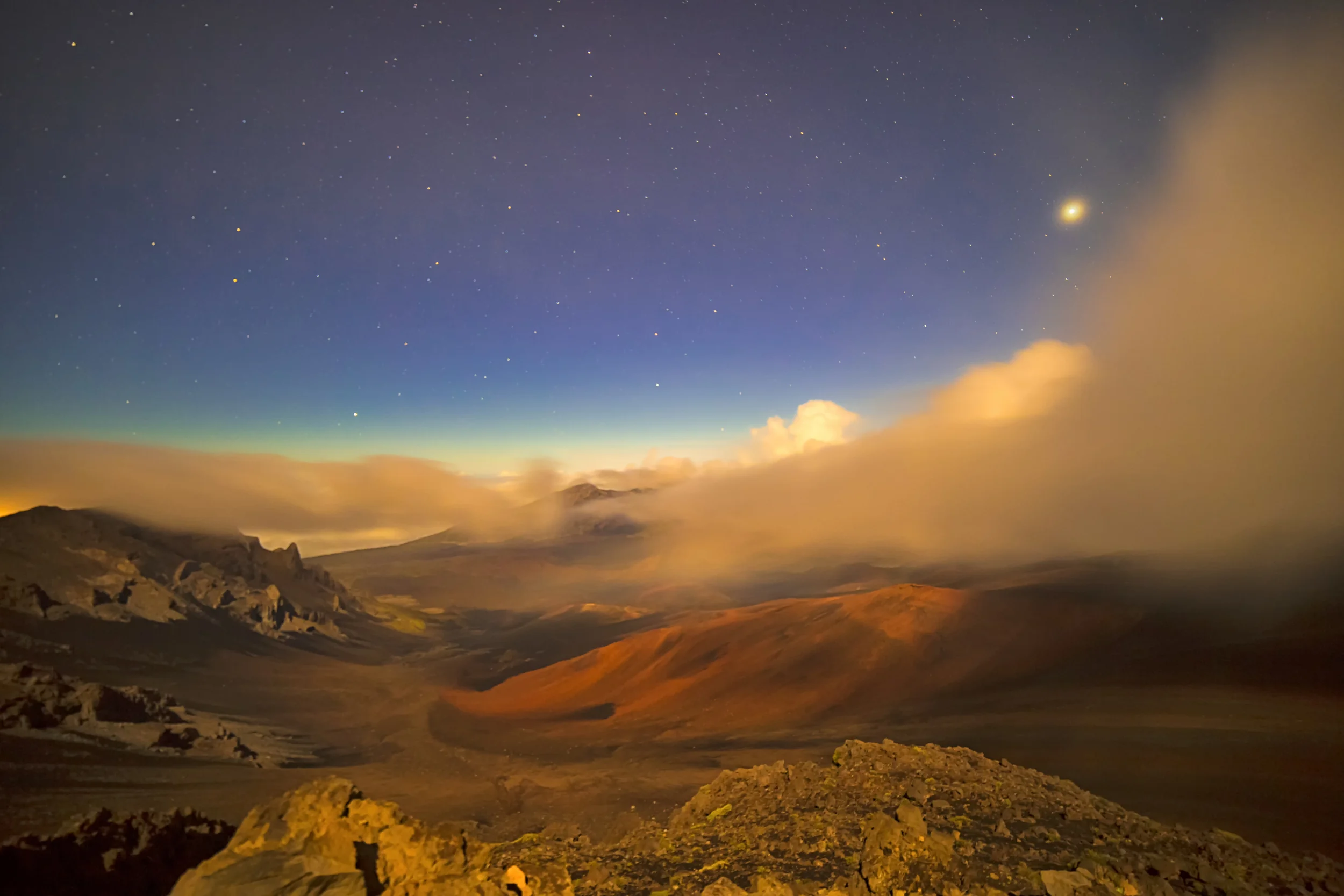 Mars on Earth: Impressive Sunrises from the Summit of Haleakala