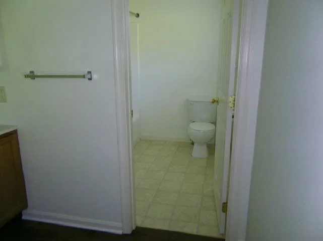 db_Bathroom_11.jpg