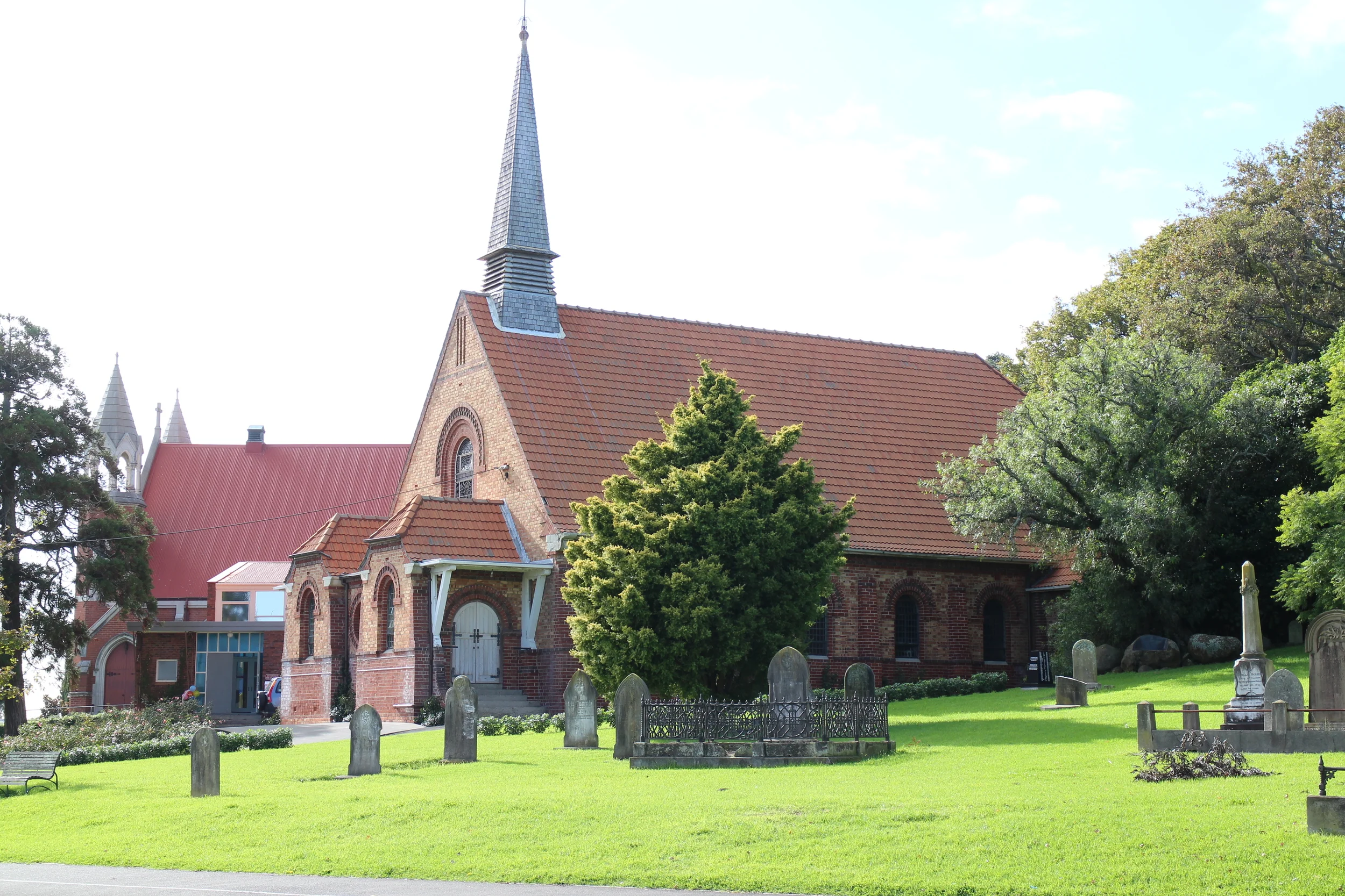 St Pauls Church and graveyard