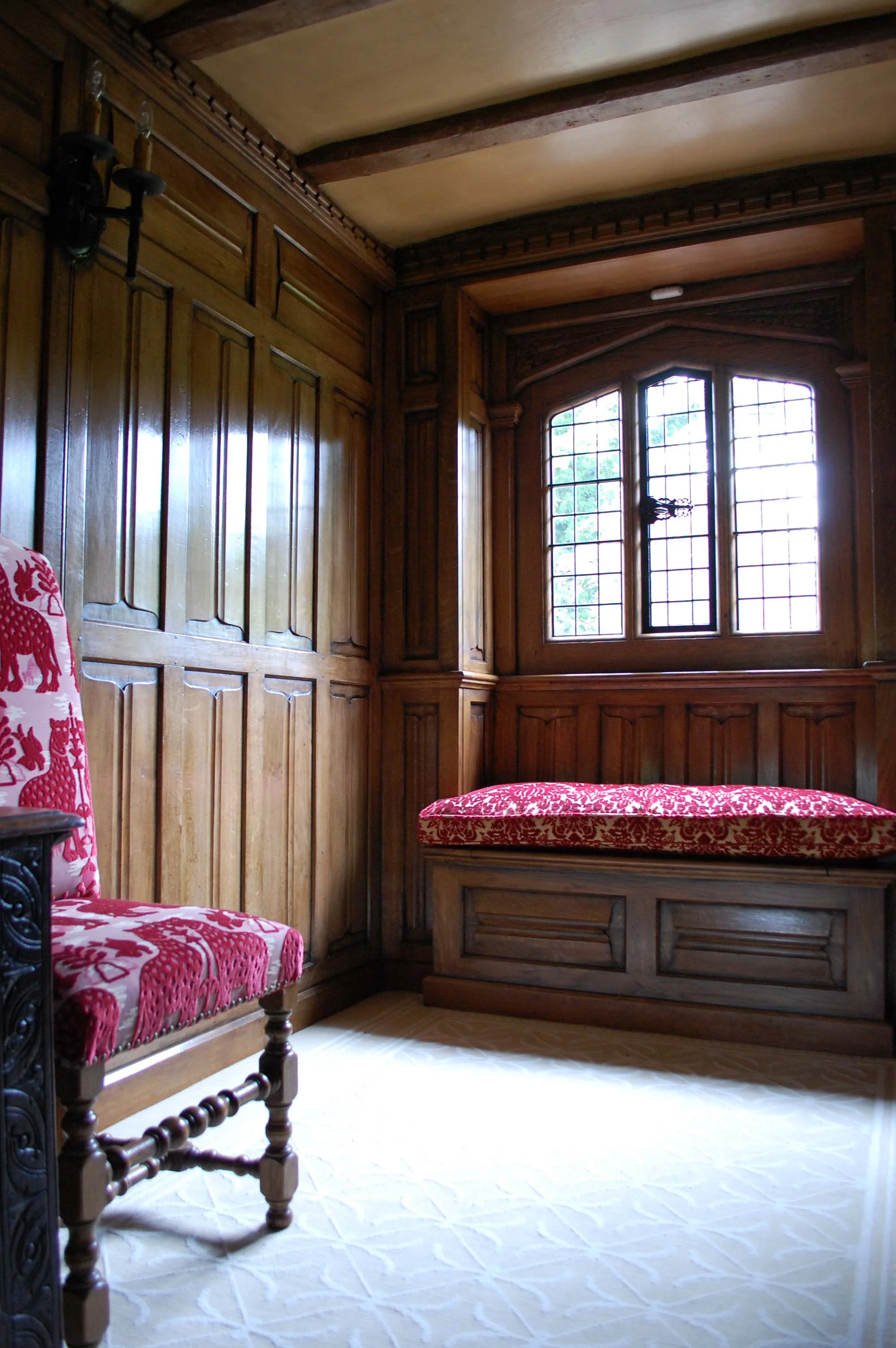 16TH century style oak panelled room