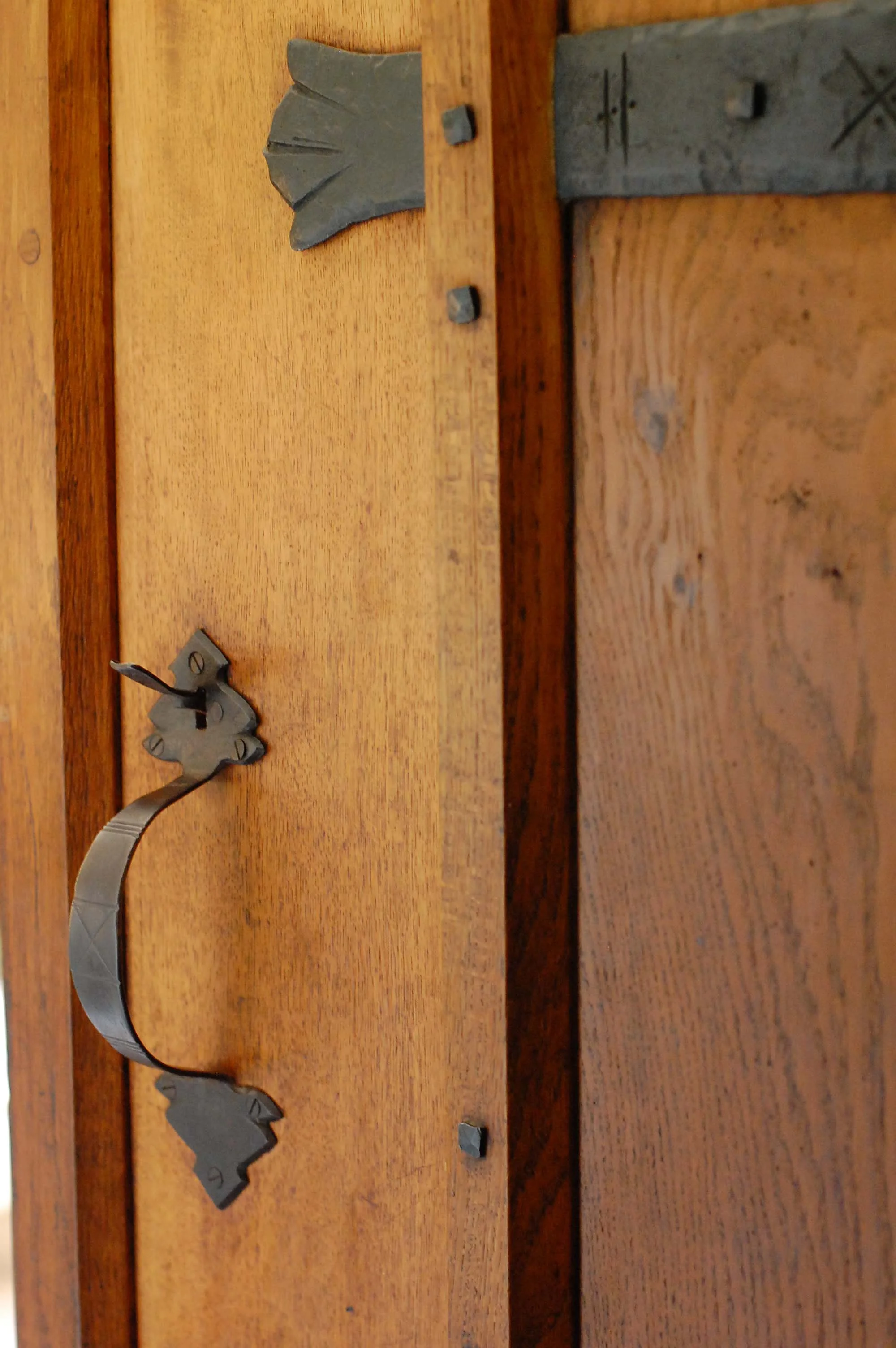 9b Bespoke hinges and period door furniture and ironmogery for oak doors.JPG
