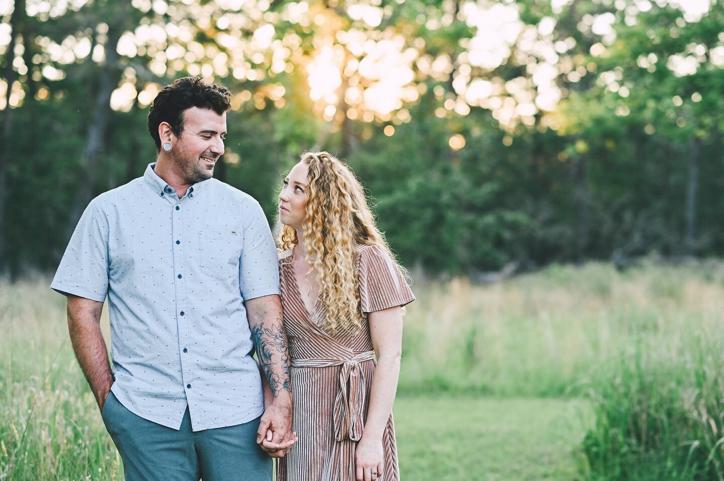 Engagement sessions are so fun, especially with these 2. Sinead and Dustin you guys were so fun and I can&rsquo;t wait for your wedding in 2022. It&rsquo;s going to be a blast ❤️#love #engagementphotos #batstovillage #southjerseyphotographer @sineadl