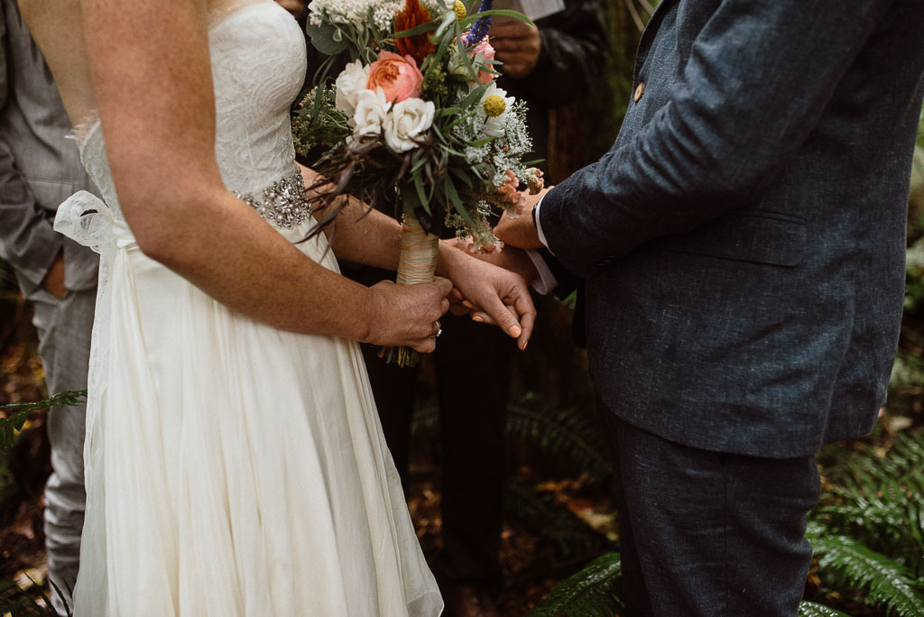 Intimate wedding seattle1-2.jpg