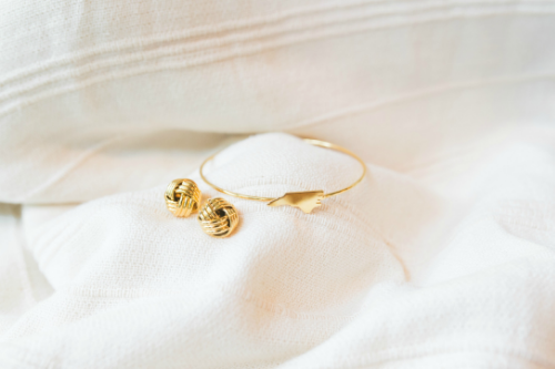"Lille" Knot Studs + Metal State Bangle | Moon & Lola | Apex