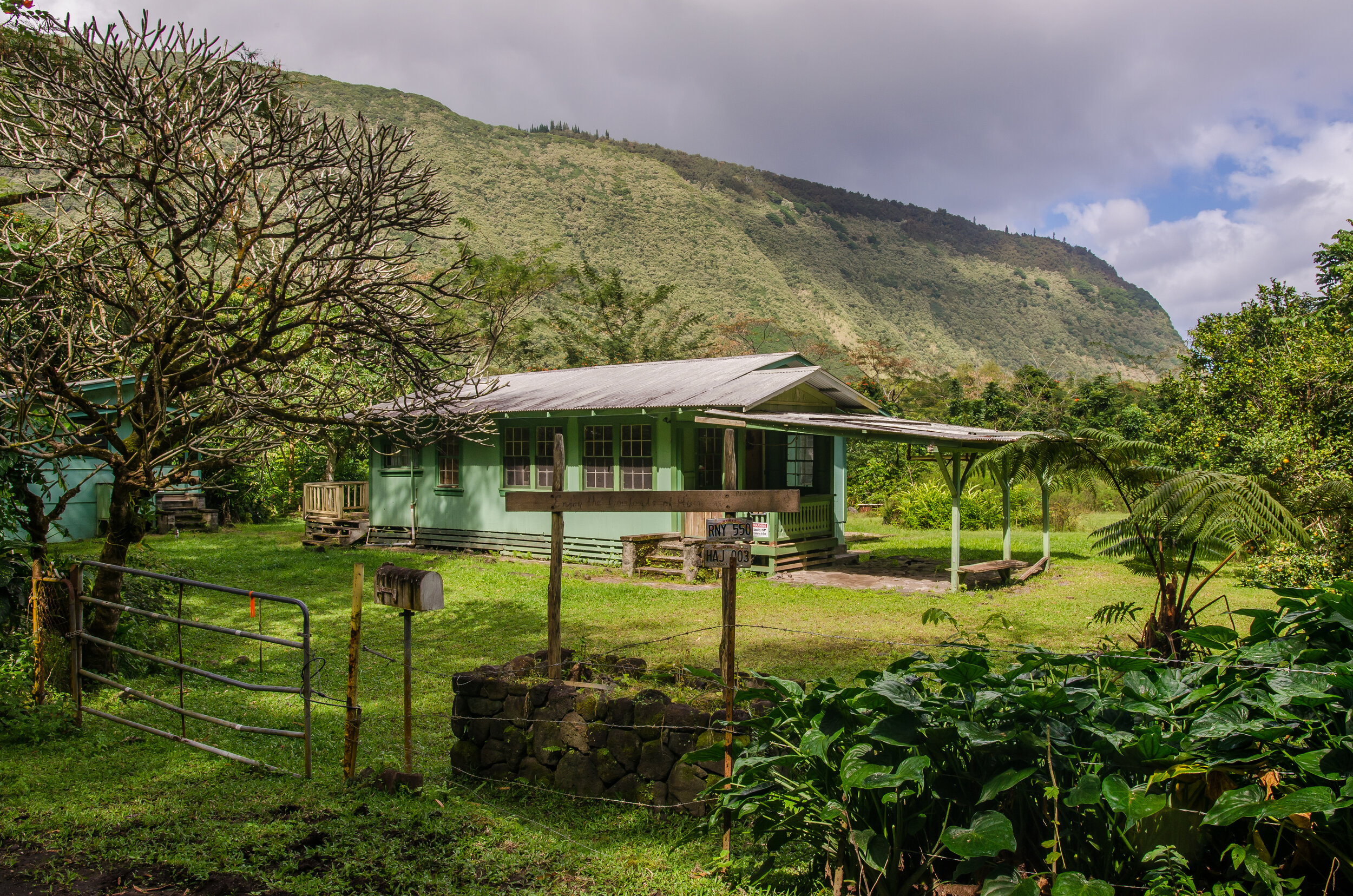 Hawaii2019_WaipioHouse-2.jpg