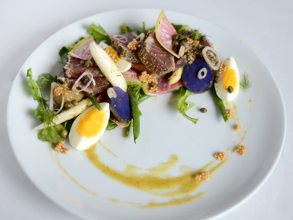 Seared Tuna Salad